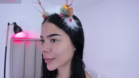 Cris  online show from November 30, 2025, 4:11 pm