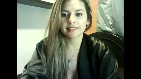 Snapshot of valery__rouse_ chatting on April 4, 2026, 8:12 am Valery online show from April 4, 2026, 8:12 am