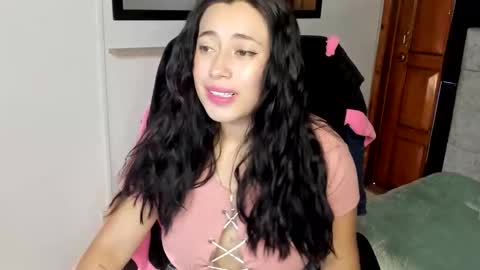 Snapshot of valery_bonneth chatting on February 5, 2026, 12:32 pm valery_bonneth online show from February 5, 2026, 12:32 pm