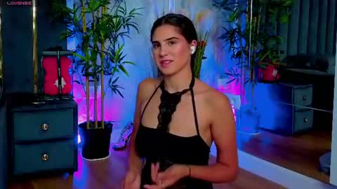 Snapshot of valery_evann chatting on July 18, 2026, 7:39 pm Valery online show from July 18, 2026, 7:39 pm