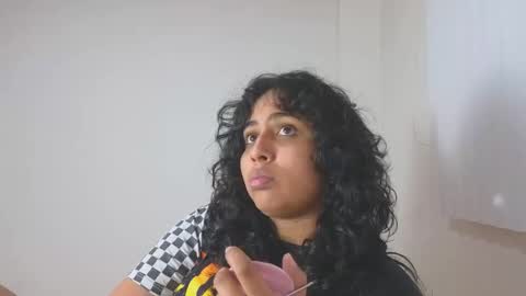 valery_lovex_ online show from December 15, 2025, 11:42 pm