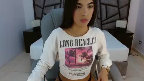 valery_restrepo online show from July 8, 2026, 8:46 pm