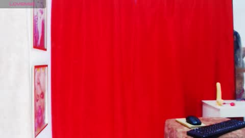 Snapshot of valery_smolls22 chatting on October 24, 2025, 4:25 pm valery_smolls22 online show from October 24, 2025, 4:25 pm