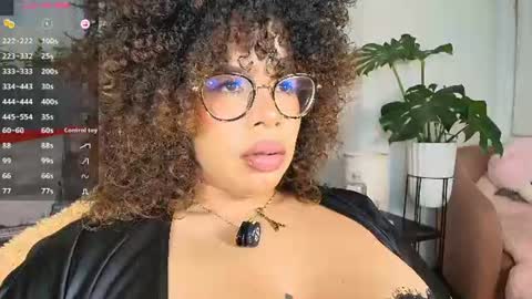 Snapshot of valeryharriz chatting on July 28, 2026, 3:13 am valeryharriz online show from July 28, 2026, 3:13 am