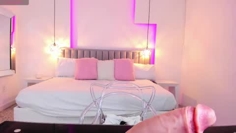 Carla online show from February 11, 2025, 5:40 pm