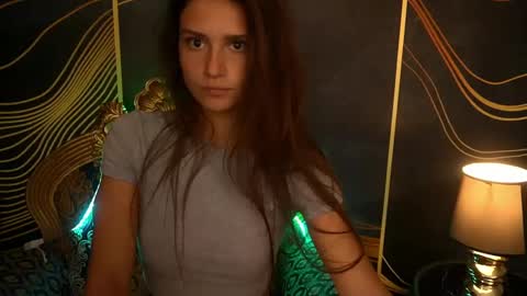 Snapshot of valeryroyale chatting on March 7, 2025, 12:01 pm Valery online show from March 7, 2025, 12:01 pm