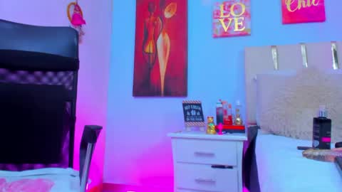 Snapshot of valerysex4u chatting on April 21, 2026, 1:42 am Valery online show from April 21, 2026, 1:42 am