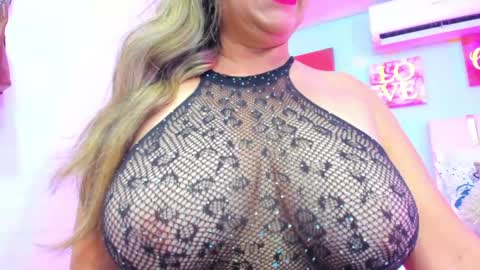 Snapshot of valerysex4u chatting on May 3, 2026, 1:33 am Valery online show from May 3, 2026, 1:33 am