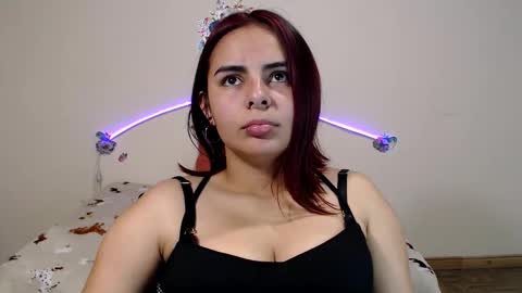 Angelyxs online show from November 7, 2025, 8:20 pm