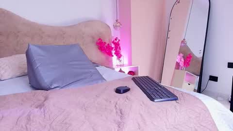 Valeska online show from March 4, 2026, 7:20 pm