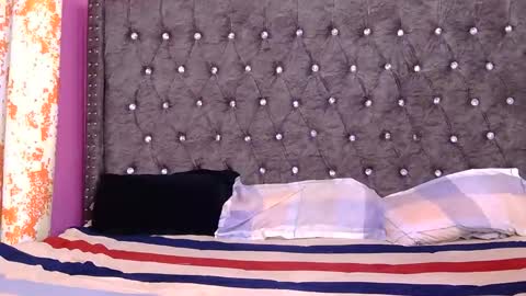 Snapshot of valestra_seraphyne chatting on September 12, 2025, 2:00 am valestra online show from September 12, 2025, 2:00 am
