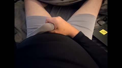 Snapshot of valhal2020 chatting on November 21, 2025, 7:56 pm Valhal online show from November 21, 2025, 7:56 pm