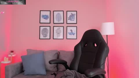 Snapshot of valkiria_ponce chatting on October 4, 2025, 7:28 am Valkiria online show from October 4, 2025, 7:28 am