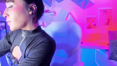 Snapshot of valkiria_ponce chatting on October 23, 2025, 5:40 am Valkiria online show from October 23, 2025, 5:40 am