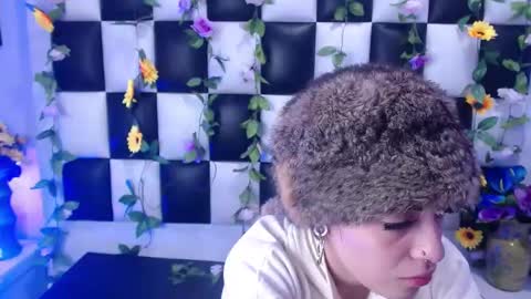 Snapshot of vall_baby chatting on December 10, 2024, 7:11 pm vall online show from December 10, 2024, 7:11 pm