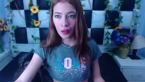Snapshot of vall_baby chatting on December 24, 2024, 1:17 pm vall online show from December 24, 2024, 1:17 pm