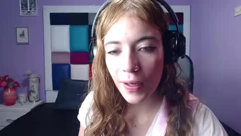 Snapshot of vall_baby chatting on January 11, 2025, 5:29 pm vall online show from January 11, 2025, 5:29 pm
