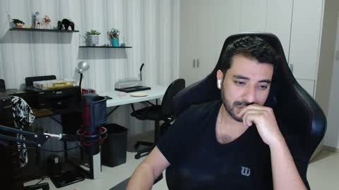 Snapshot of vallartamexi chatting on October 7, 2025, 12:19 am Roberto Carlos online show from October 7, 2025, 12:19 am
