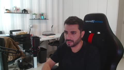 Snapshot of vallartamexi chatting on October 7, 2025, 8:39 pm Roberto Carlos online show from October 7, 2025, 8:39 pm