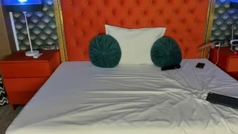 Snapshot of valleriejonnes chatting on February 12, 2025, 8:59 am Valerie Val V online show from February 12, 2025, 8:59 am