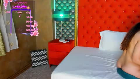 Snapshot of valleriejonnes chatting on February 25, 2025, 6:36 am Valerie Val V online show from February 25, 2025, 6:36 am