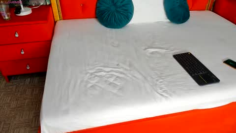 Snapshot of valleriejonnes chatting on October 10, 2025, 5:39 am Valerie Val V online show from October 10, 2025, 5:39 am