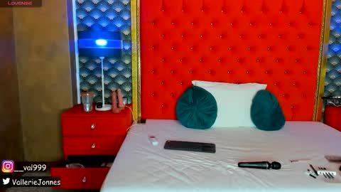 Snapshot of valleriejonnes chatting on November 4, 2025, 11:59 pm Valerie Val V online show from November 4, 2025, 11:59 pm