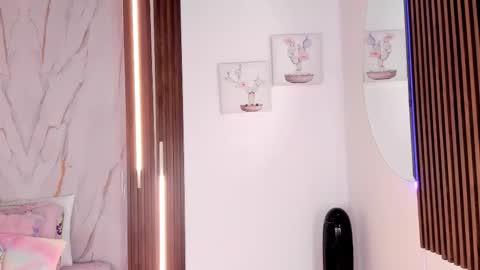 Vallolet Peach  online show from February 4, 2026, 12:11 pm