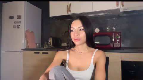 Snapshot of valorant_girl chatting on December 28, 2024, 6:40 pm Little Devil online show from December 28, 2024, 6:40 pm