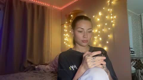 Snapshot of valorant_girl chatting on September 23, 2025, 2:31 pm Little Devil online show from September 23, 2025, 2:31 pm