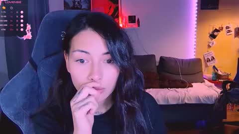 Snapshot of valorant_girl chatting on October 20, 2025, 5:02 pm Little Devil online show from October 20, 2025, 5:02 pm