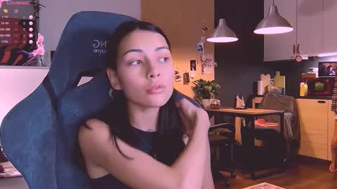 Snapshot of valorant_girl chatting on October 21, 2025, 5:13 pm Little Devil online show from October 21, 2025, 5:13 pm