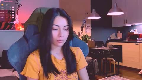 Snapshot of valorant_girl chatting on October 27, 2025, 6:12 pm Little Devil online show from October 27, 2025, 6:12 pm