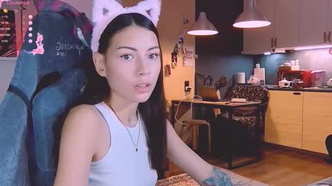 Snapshot of valorant_girl chatting on October 28, 2025, 5:15 pm Little Devil online show from October 28, 2025, 5:15 pm