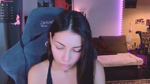 Snapshot of valorant_girl chatting on November 4, 2025, 4:06 pm Little Devil online show from November 4, 2025, 4:06 pm