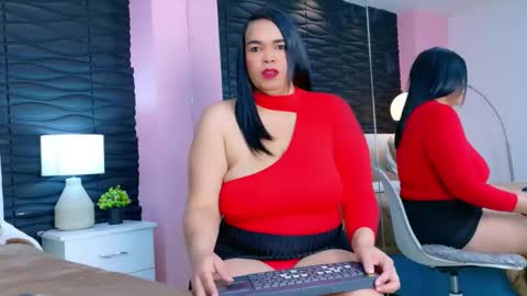 Snapshot of valrery_roussex chatting on October 6, 2025, 6:16 pm Valery online show from October 6, 2025, 6:16 pm