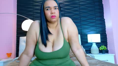 Snapshot of valrery_roussex chatting on October 13, 2025, 5:35 pm Valery online show from October 13, 2025, 5:35 pm