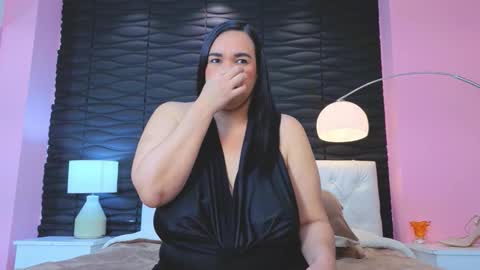 Snapshot of valrery_roussex chatting on October 28, 2025, 6:43 pm Valery online show from October 28, 2025, 6:43 pm