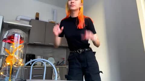 Snapshot of valtopi chatting on February 6, 2026, 7:12 am Emily online show from February 6, 2026, 7:12 am