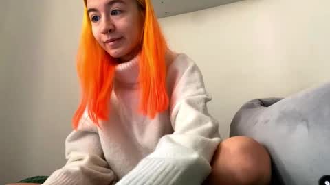 Snapshot of valtopi chatting on February 7, 2026, 7:23 am Emily online show from February 7, 2026, 7:23 am