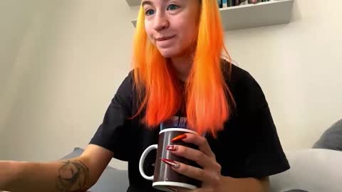 Snapshot of valtopi chatting on February 20, 2026, 6:26 am Emily online show from February 20, 2026, 6:26 am