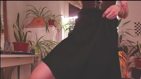 Mollyy Valentine online show from December 3, 2024, 7:11 pm