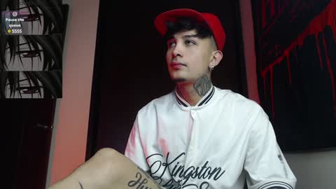 david guzman i model independenthelp me with a thumbs up online show from January 7, 2025, 11:35 pm