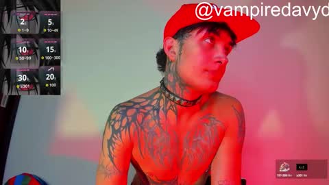 david guzman i model independenthelp me with a thumbs up online show from September 26, 2025, 2:37 am