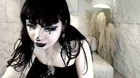vampkitty_r online show from February 10, 2026, 1:15 pm