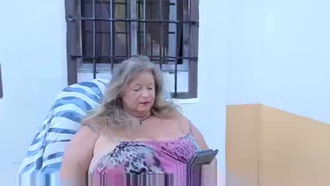 vampwoman online show from October 4, 2025, 7:06 am