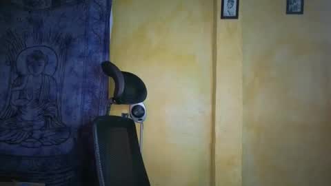 vampwoman online show from February 11, 2026, 9:36 am