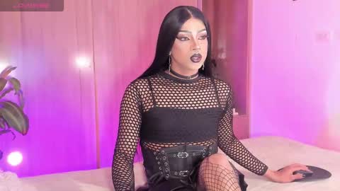 Snapshot of vampy__cinna chatting on October 5, 2025, 10:13 am Cinnamon online show from October 5, 2025, 10:13 am