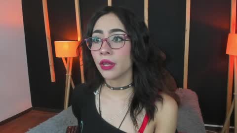 Snapshot of vampy_dolll chatting on January 3, 2025, 1:03 pm vampy_dolll online show from January 3, 2025, 1:03 pm
