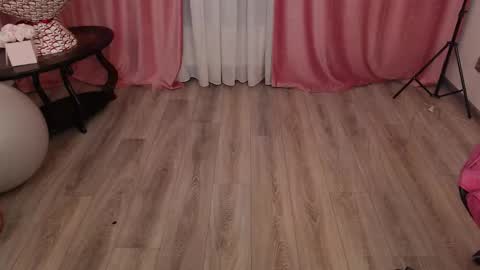 Van online show from January 11, 2026, 5:01 am